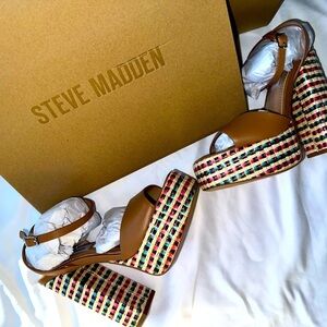 Steve MADDEN MULTI COLORED PLATFORM BLOCK HEELS